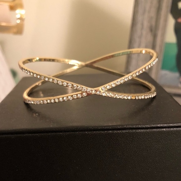 Express Jewelry - Express gold bracelet